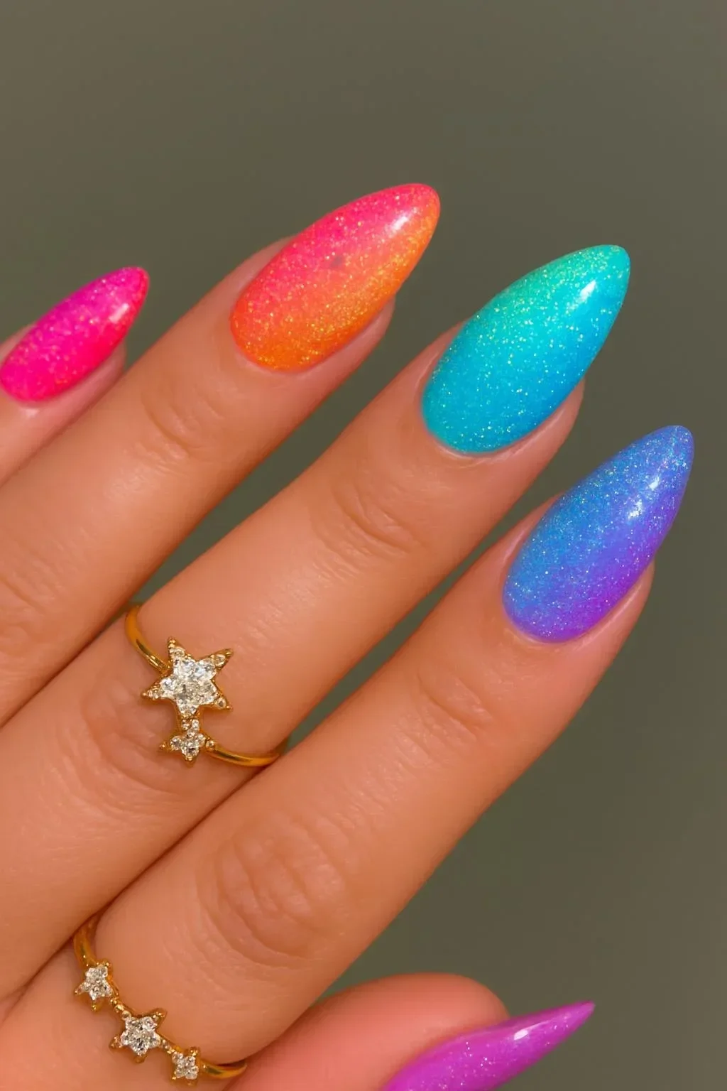 Cute summer nails with cat eye design in a stylish video tutorial.
