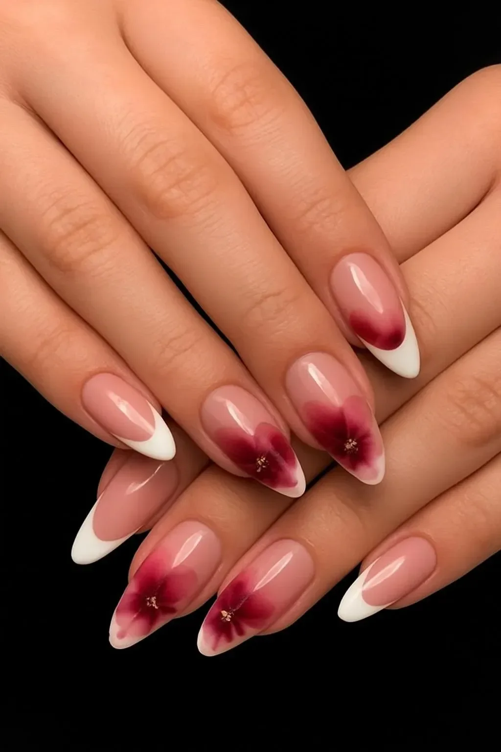 Simple and pretty nails inspired by graduation themes for a special occasion.