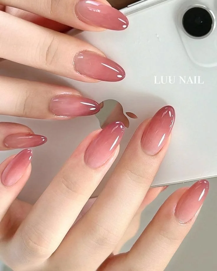 Elegant almond clean girl nails design for trendy manicures